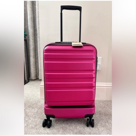 Calpak Handbags - 🎉LAST PIECE🎉CALPAK 20in Carry-On Hardside
Spinner Cranberry